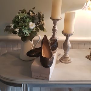 Ann Taylor Keely quilted flats